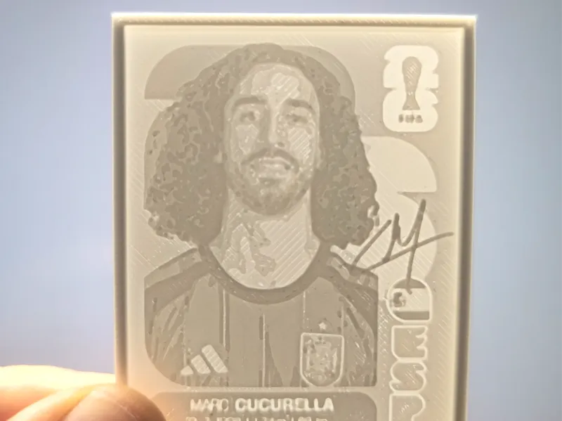 Cromo en 3D de Cucurella (Album Panini 2026)