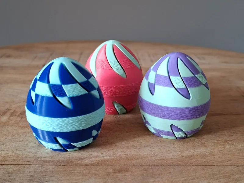 Cool spiral passtrough Easter egg fidget toy