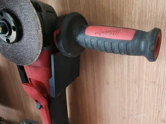 Milwaukee M18 Grinder holder