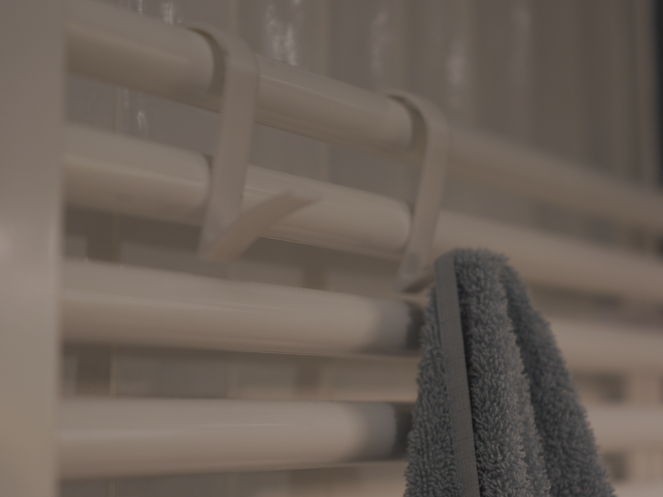 Simple Bathroom Radiator Hanger (Prints in X min)