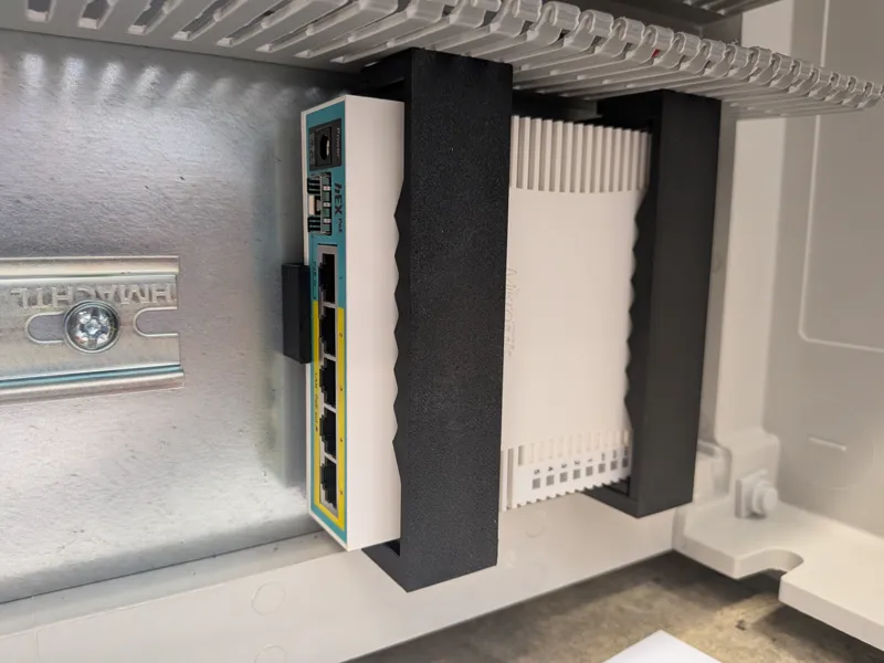 Wall Mount for MikroTik hEX PoE (BaRT3D)