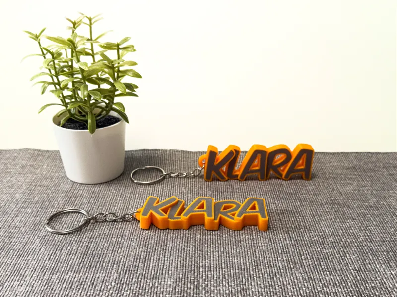 Schöner Schlüsselanhänger mit dem Namen Klara
