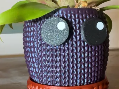 Seamed Flower Pot