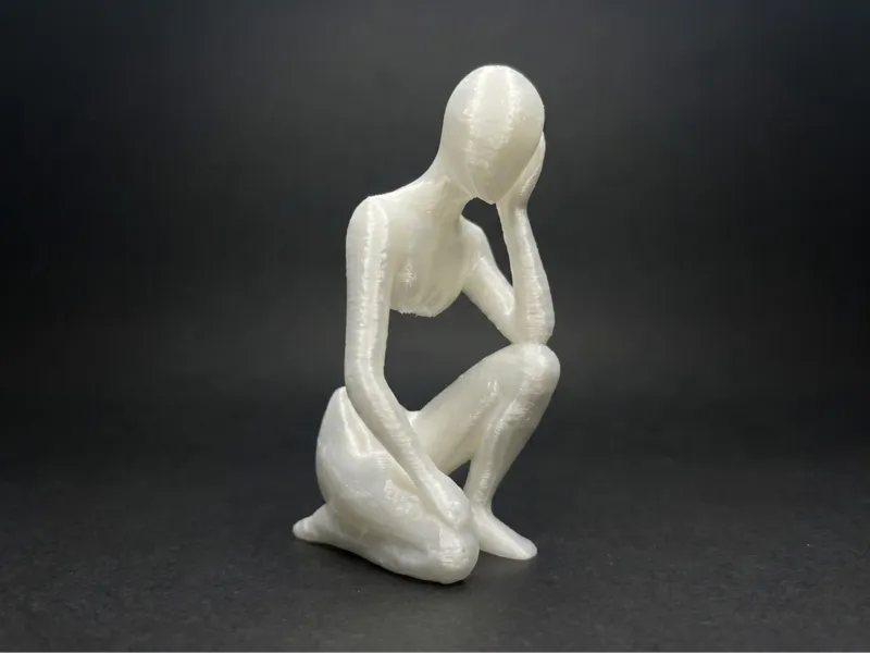 ESCULTURA PENSADOR MINIMALISTA