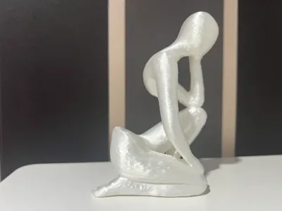 ESCULTURA PENSADOR MINIMALISTA