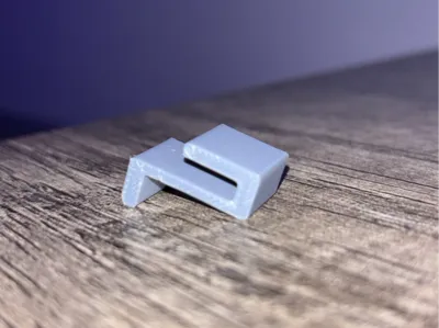 Glass Retaining Clip for Metal Frame Table