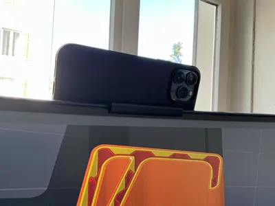 iPhone Monitor Mount (Curved Monitor)