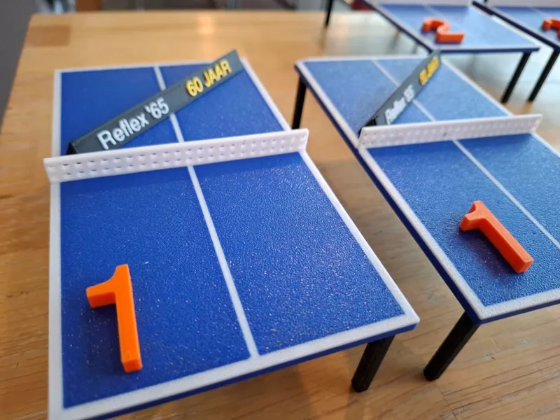 Tabletennistrophée, optional rank and text