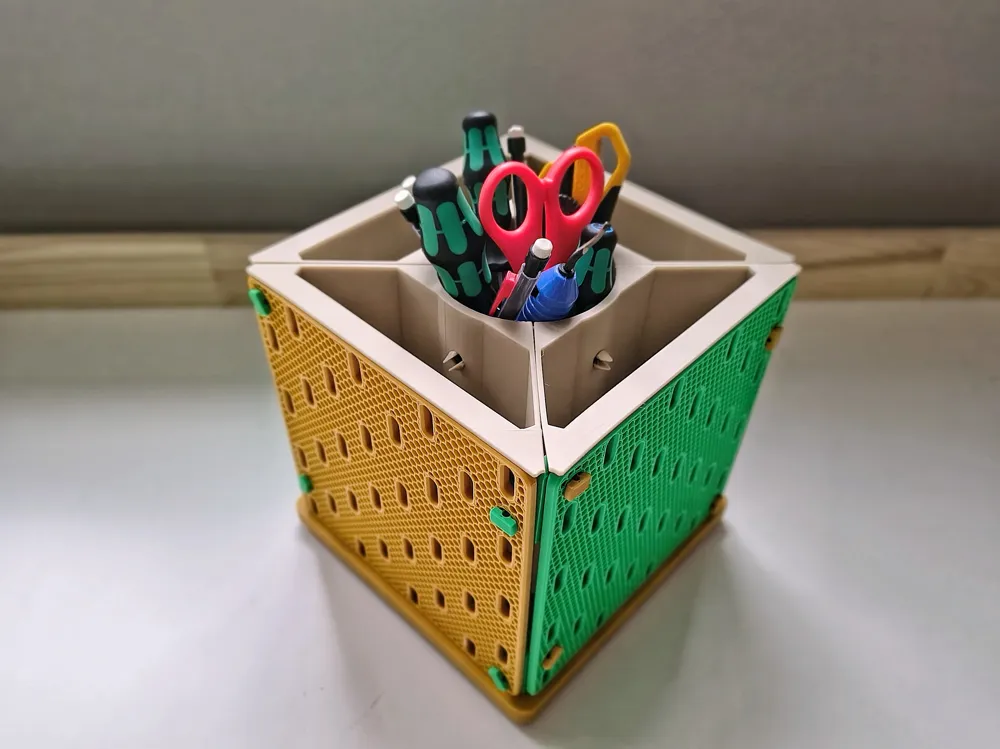 Skadis Rotating Cube + Organizer Insert — A1 Mini - Free 3D Print Model ...