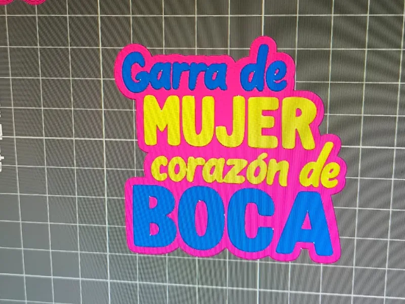 logo garra de mujer corazon de boca para chops