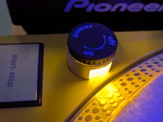 Switch on off Technics SL1200 MK2