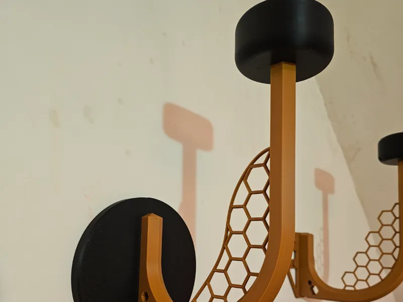 cosplay helmet wall mount (no screws needed )