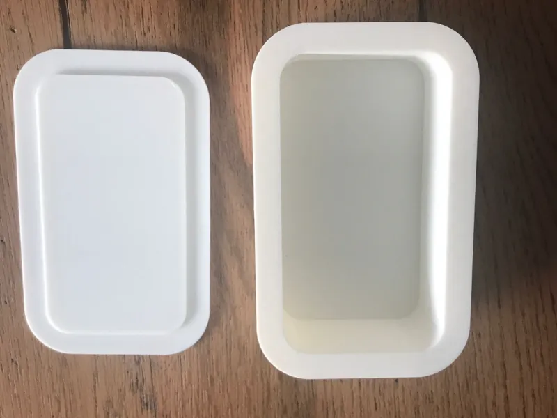 Scatola con coperchio
