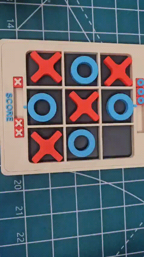 tik tak toe board game with score keeper