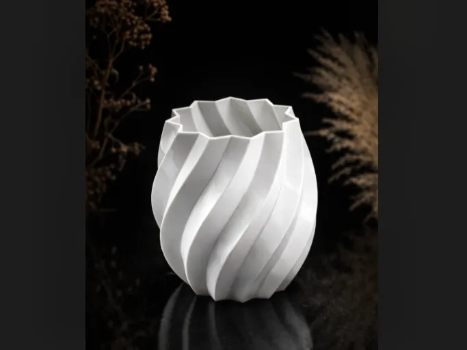 Twisted vase 