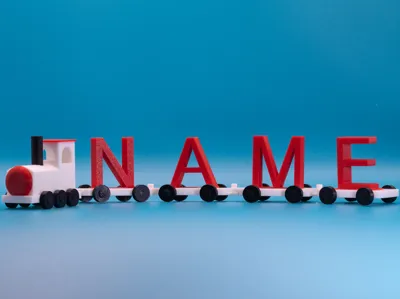 Name-Carrying Train