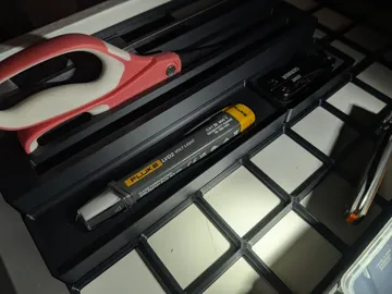 Modelo para impresión 3D: Fluke LVD-2 Volt Light Gridfinity — vista de referencia 3
