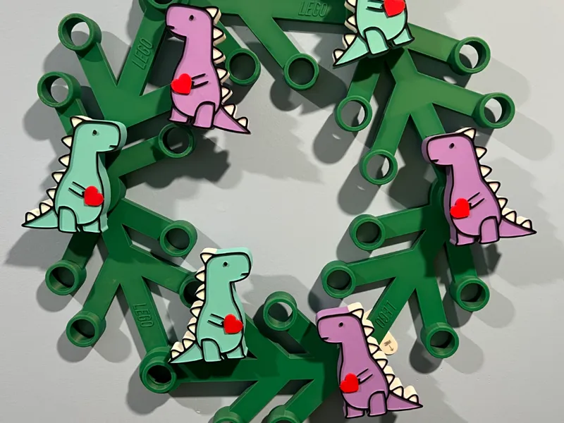 Valentine dino LEG0 wreath