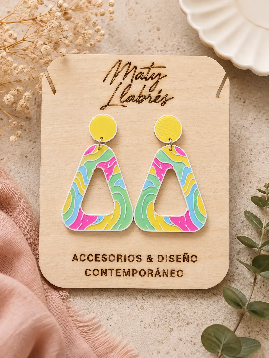 Pendientes triangulo ondas de colores view 2