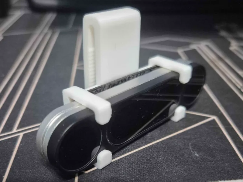 LeapMotion 2 Shirt Clip