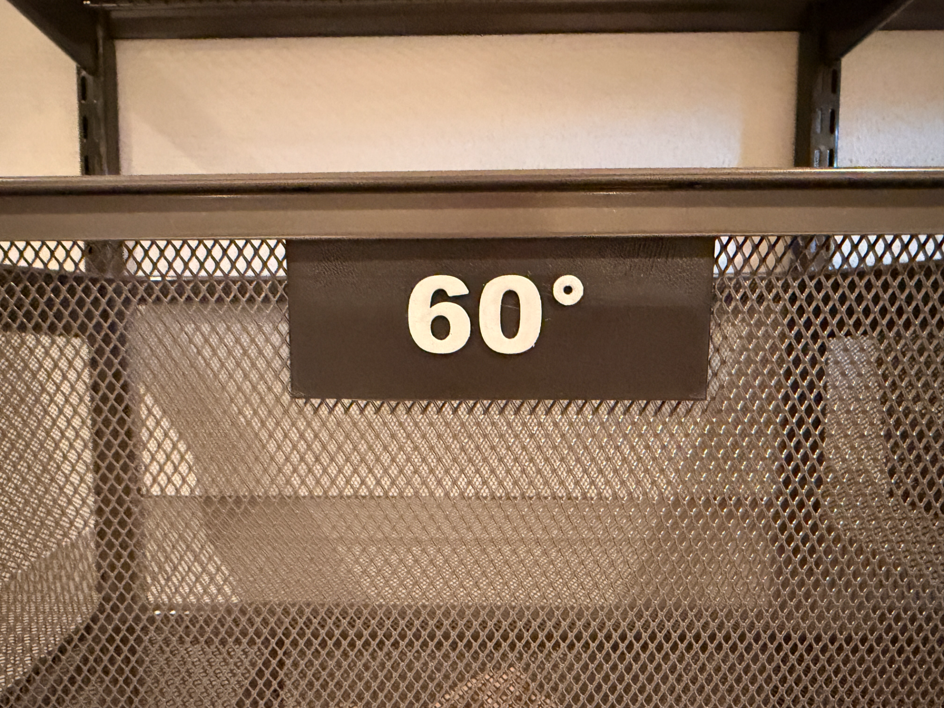 Elfa mesh sign