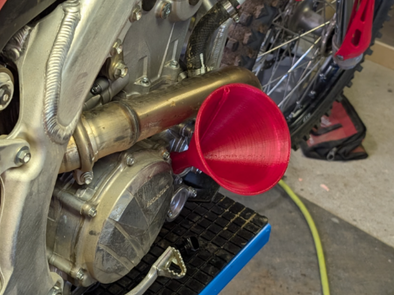 Vented Threaded MotoFunnel