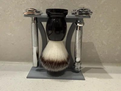 Double edge safety razor and brush holder