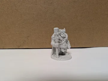 Figura decorativa: DnD Goblin King miniature — vista de referencia 5