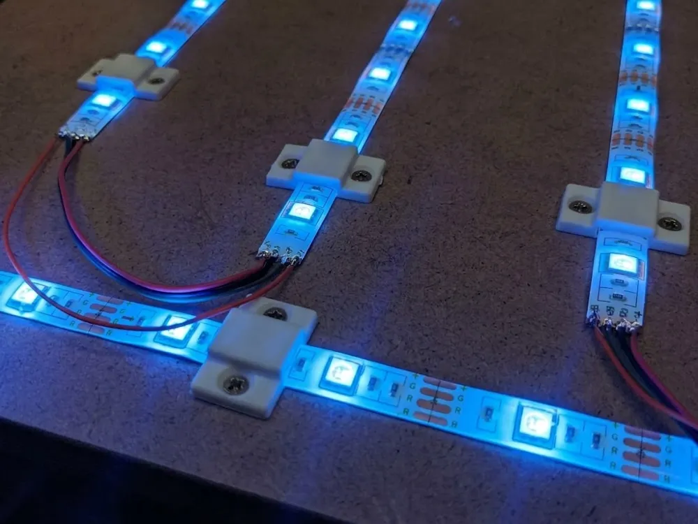 Clip o pieza de sujeción: led holder clip fascette per led. Referencia del modelo original.