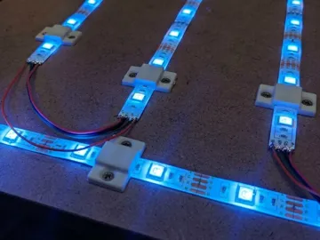 Clip o pieza de sujeción: led holder clip fascette per led — vista de referencia 3