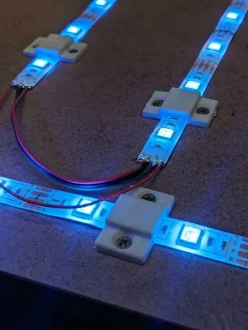 Clip o pieza de sujeción: led holder clip fascette per led — vista de referencia 2