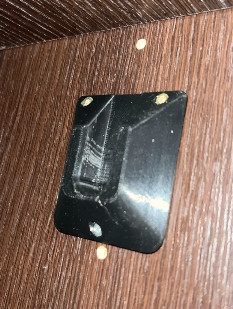 Wardrobe rod bracket