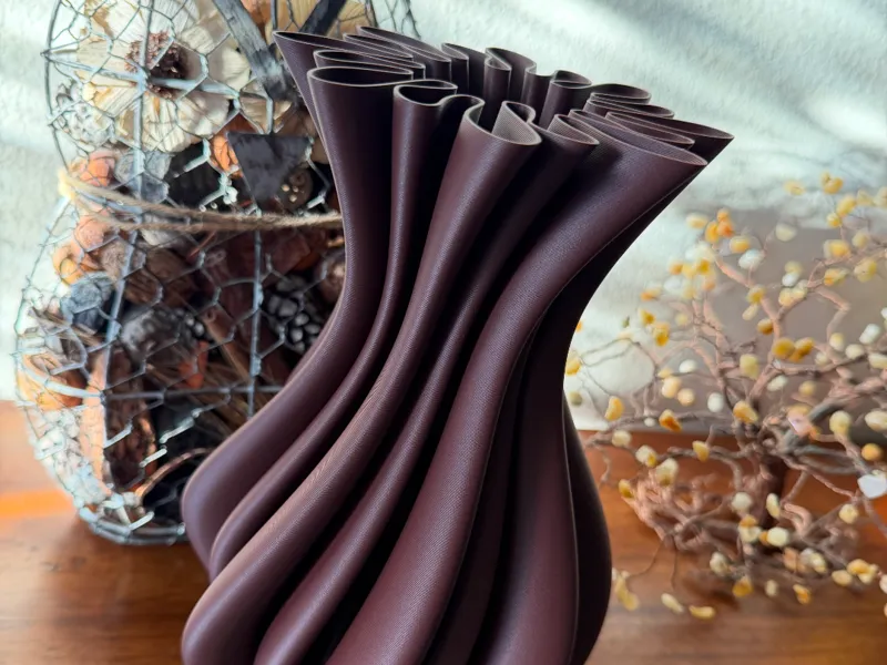 Twisted Elegance Vase – (MakerLab Make My Vase)