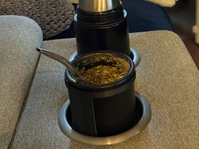 Mate cup holder extension