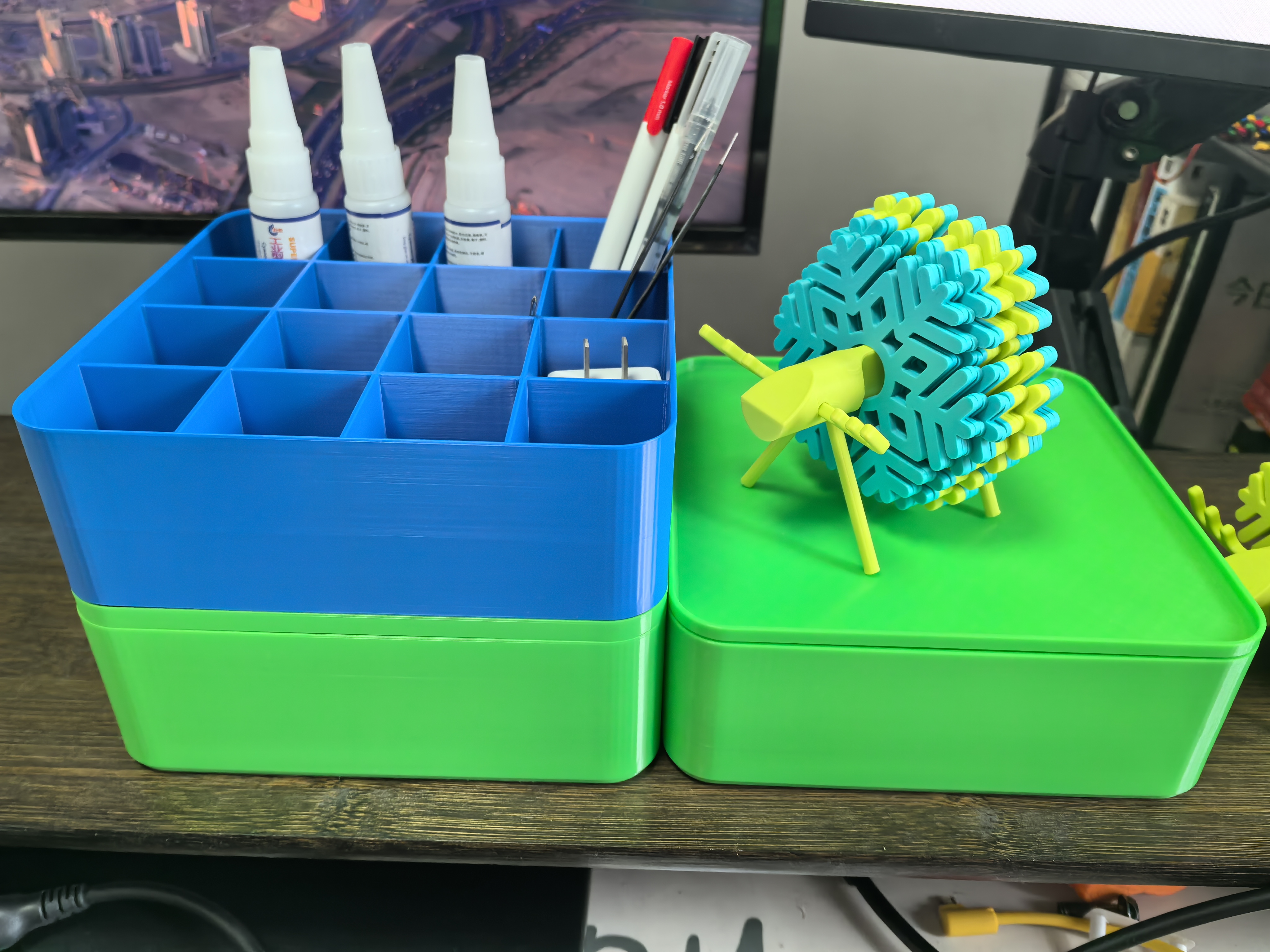 Miniatura 1 do modelo 3D 可堆叠带盖收纳盒（4×4可任意分割组合）