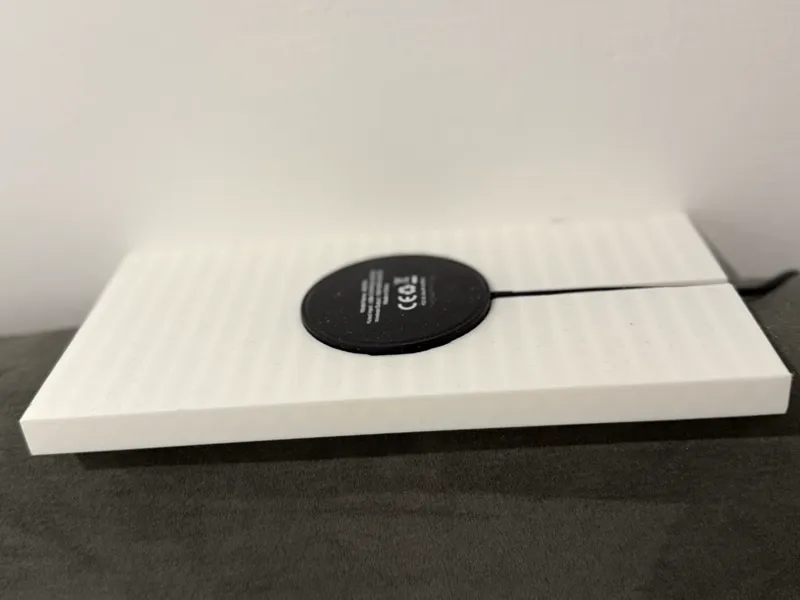 Supporto Celullare magsafe per testiera letto/muro