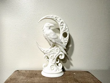 Modelo para impresión 3D: Elegant Moon Raven - Halloween Decor Series — vista de referencia 5