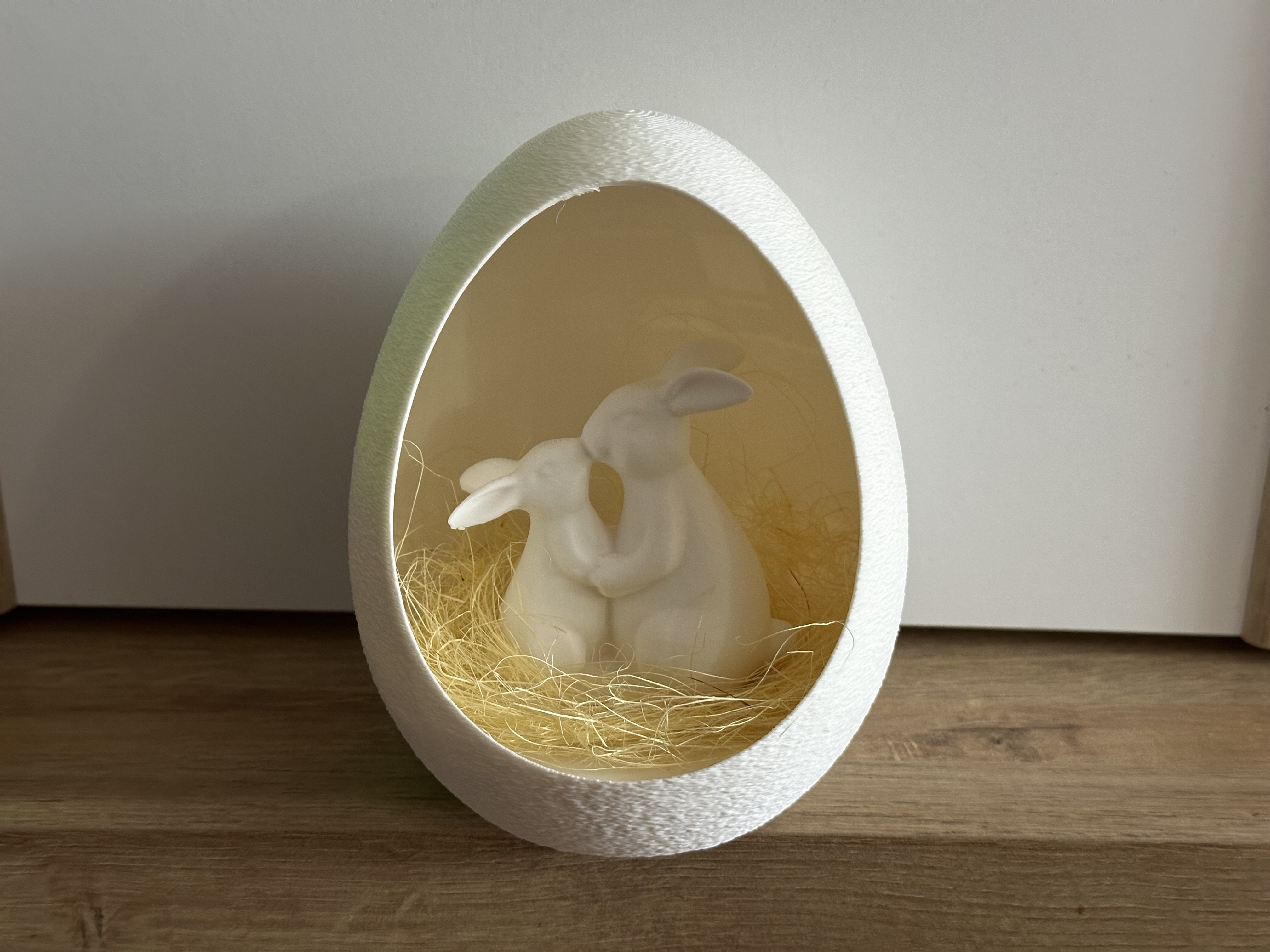 Miniatura 1 do modelo 3D Easter Bunny Egg Lamp