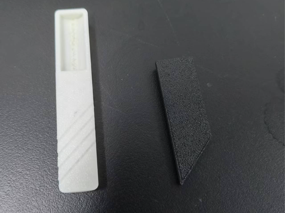 Miniatura 2 do modelo 3D 可调节量勺0.2ml-1ml