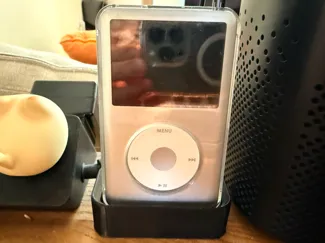 Dock for iPod Classic (Slim Models) with shell