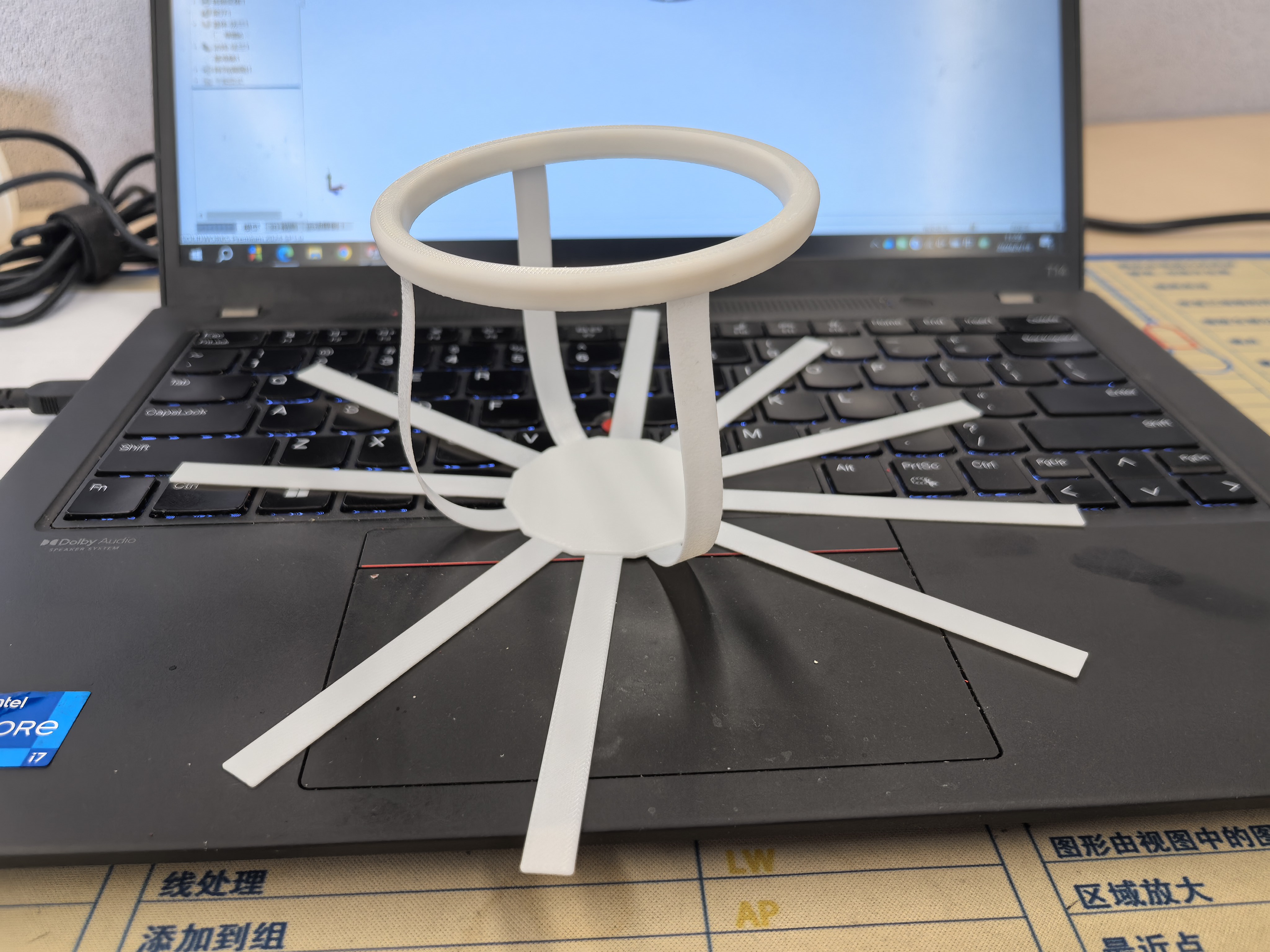 Miniatura 2 do modelo 3D 谁懂啊！3D 打印也能做出这种交错编织的魔法效果