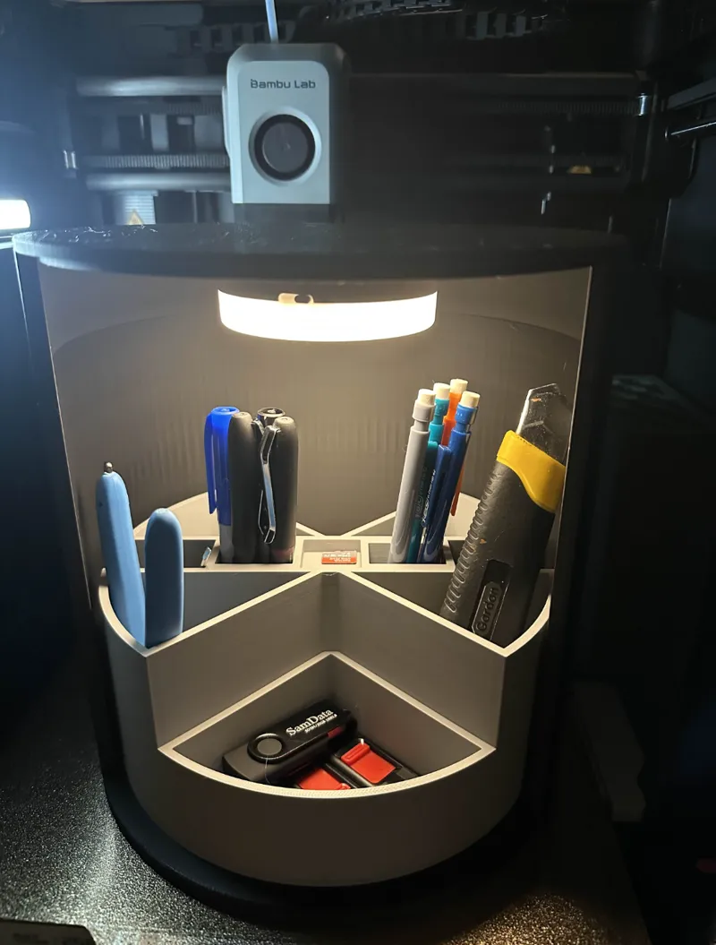Rotating Desk Display / Pencil-Pen Holder