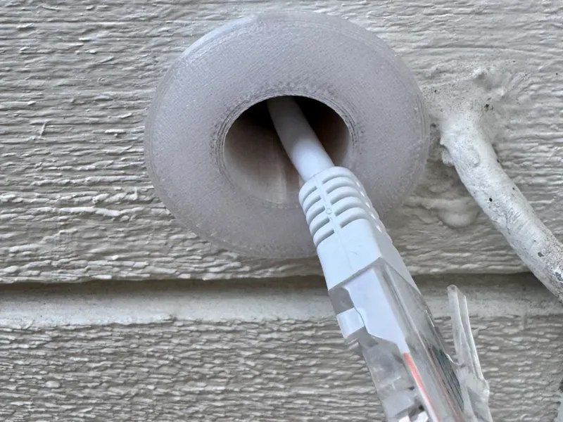 Wall passthrough for cables - adjustable length