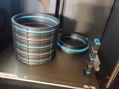 Modern Pot with Threaded Water Catcher