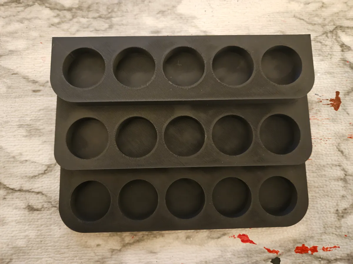 Range-peintures pour aérographe (15 pots)