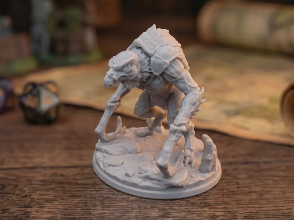 Figura decorativa: Hook Horror - Subterranean Predator Cavern Stalker. Referencia del modelo original.