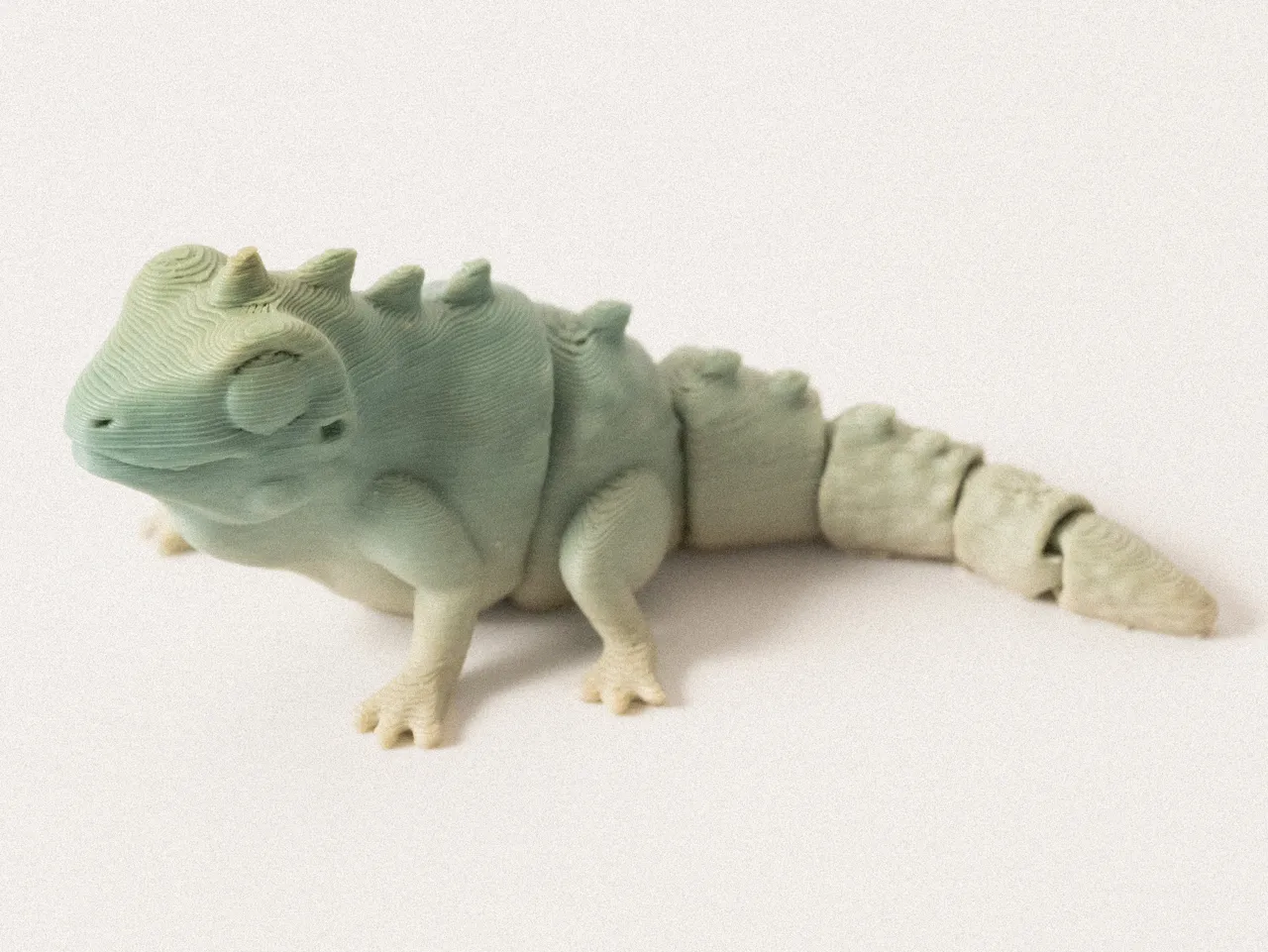 Iguana – Articulated & Keychain view 4