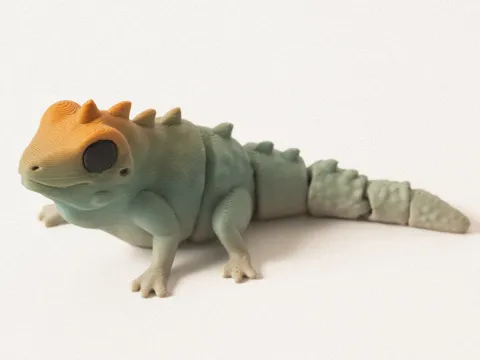 Iguana – Articulated & Keychain view 2
