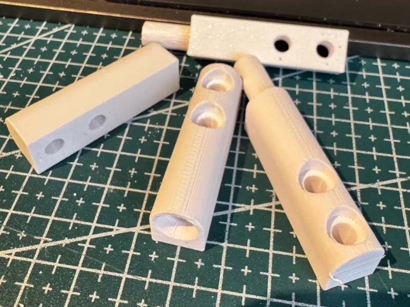 Hinge Clips for Mosquito Nets on PVC Window Frames