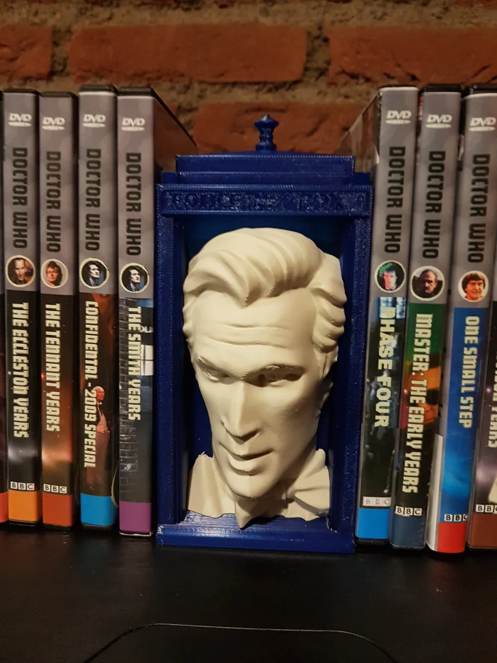 神秘博士TARDIS书立摆件系统——历代博士- 免费3D 打印模型- MakerWorld, image size:1000x1333